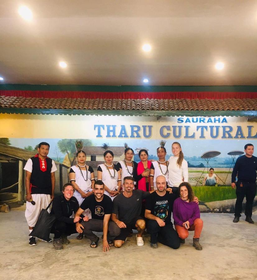 Tiger Corner Inn Homestay Sauraha Dış mekan fotoğraf