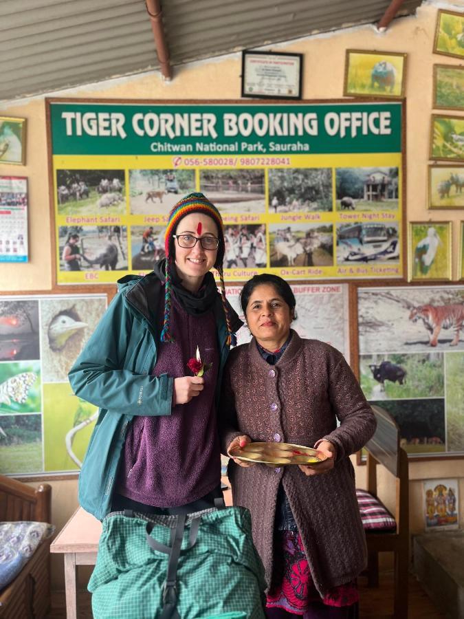 Tiger Corner Inn Homestay Sauraha Dış mekan fotoğraf