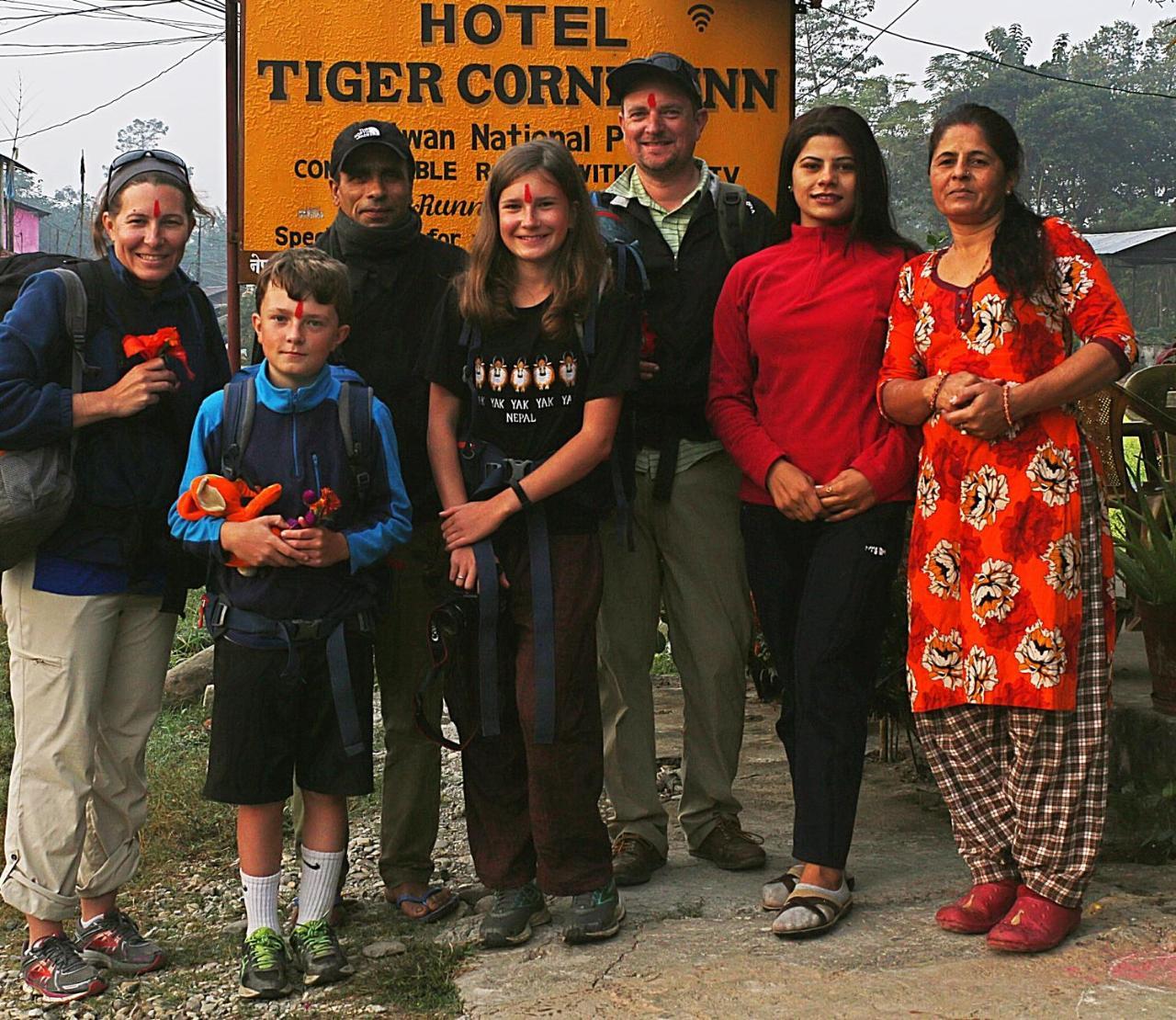 Tiger Corner Inn Homestay Sauraha Dış mekan fotoğraf